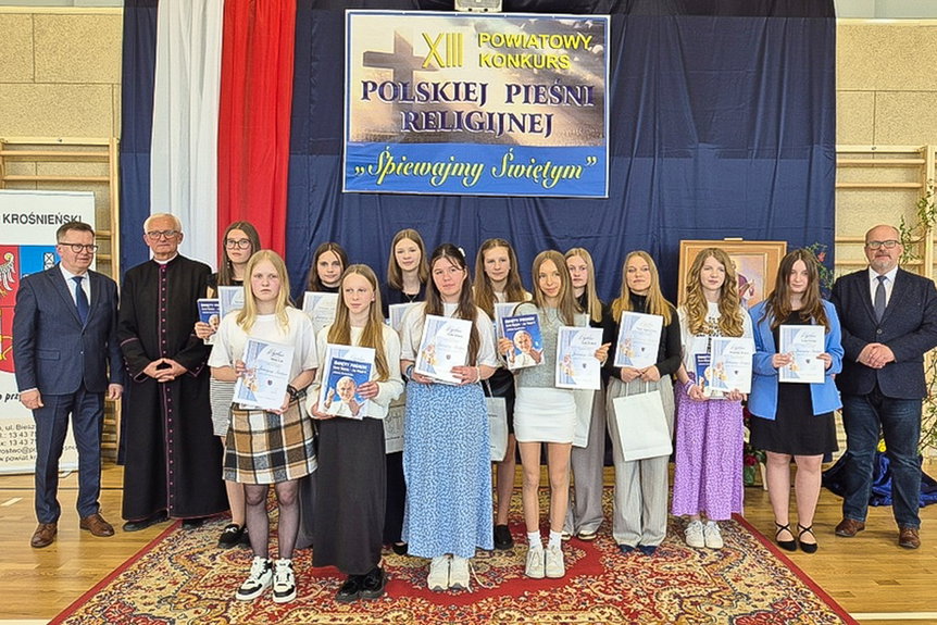 Młodzi artyści na scenie. Konkurs pieśni religijnej w powiecie krośnieńskim