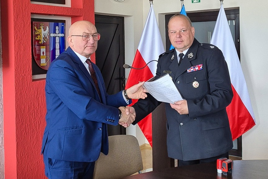 przekazanie sprzętu dla strażaków