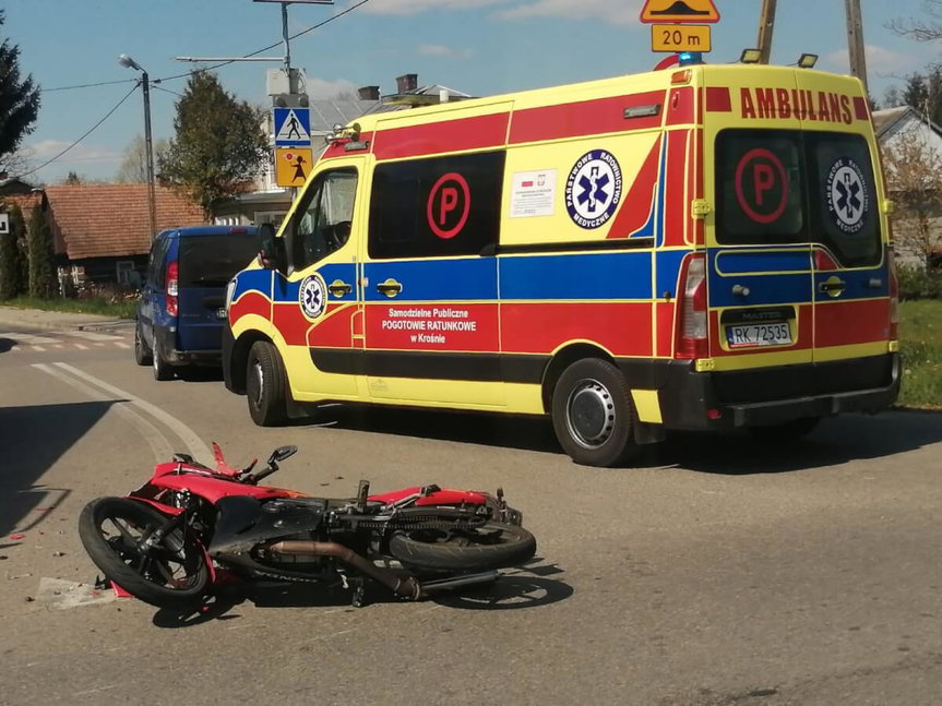 Kolizja w Bziance. Poszkodowany motocyklista