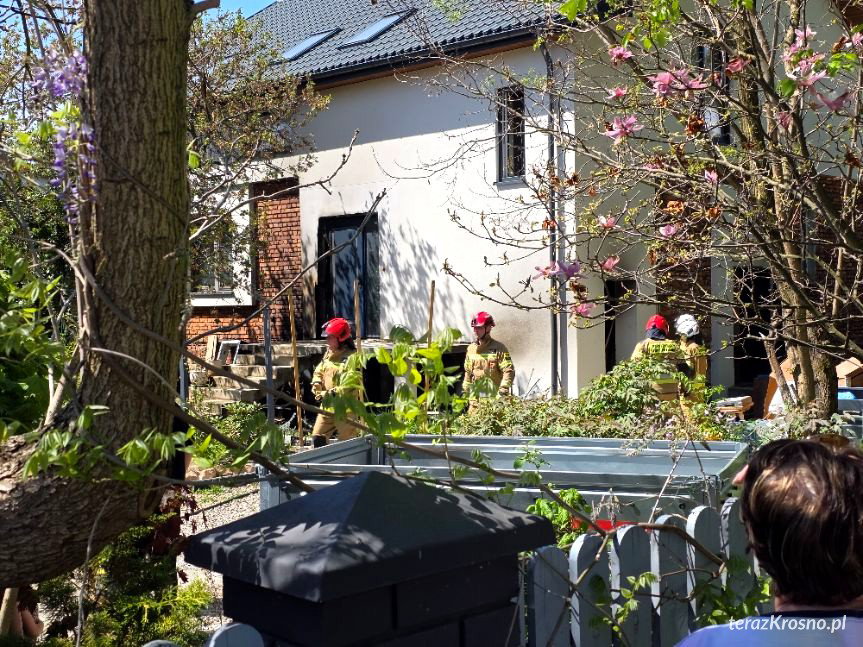 Strażacy interweniowali przy pożarze budynku w Krośnie