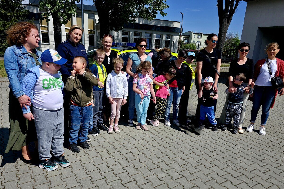 Mundur, radiowóz i rozmowy o bezpieczeństwie. Wyjątkowa wizyta dzieci
