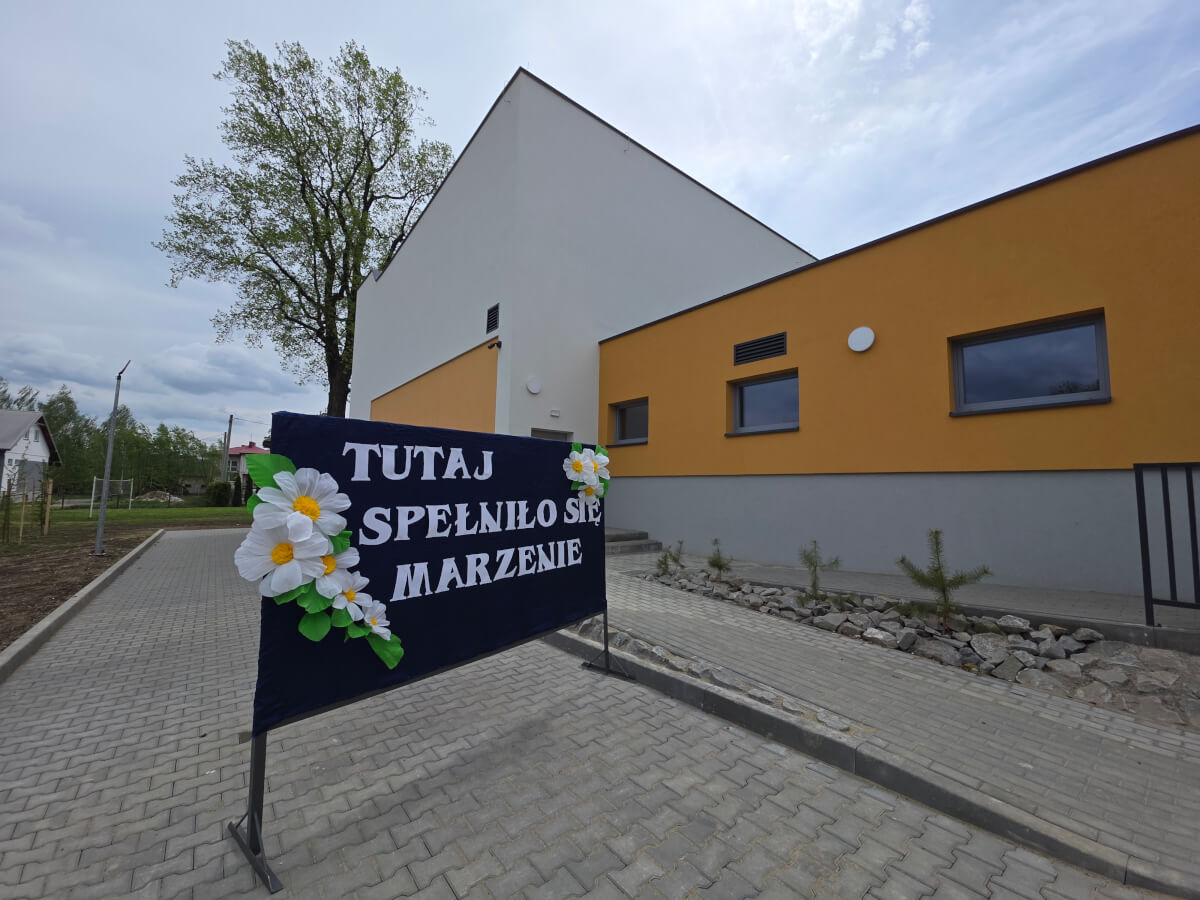 Koniec ciasnej salki w Jaszczwi. Uczniowie zyskali nowoczesny obiekt