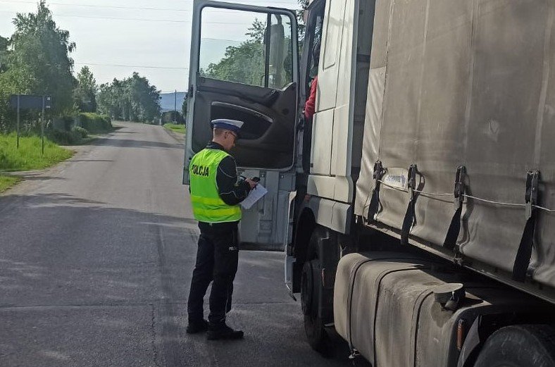 855 kontroli i jeden nietrzeźwy uczestnik ruchu. Rowerzysta miał 0,6 promila