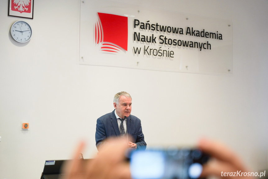 Czy sztuczna inteligencja ułoży dietę, a fake newsy zniszczą państwo? PANS Krosno stolicą studenckiej nauki