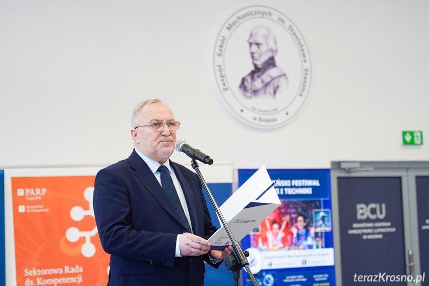 dyrektor Bogdan Adamski