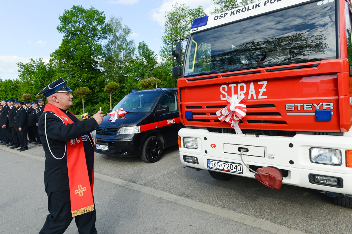 Rymanów świętował Dzień Strażaka. Odznaczono druhów i przekazano trzy pojazdy [ZDJĘCIA]