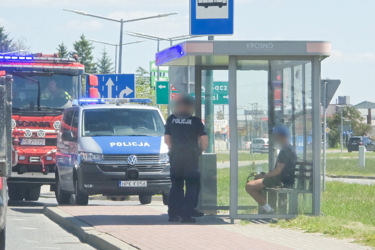 Policja, straż i pogotowie na ulicy Zręcińskiej. Zaskakujący finał interwencji
