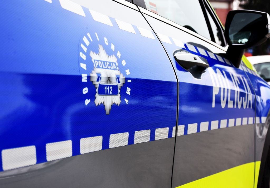 75-latka leżała na podłodze w mieszkaniu