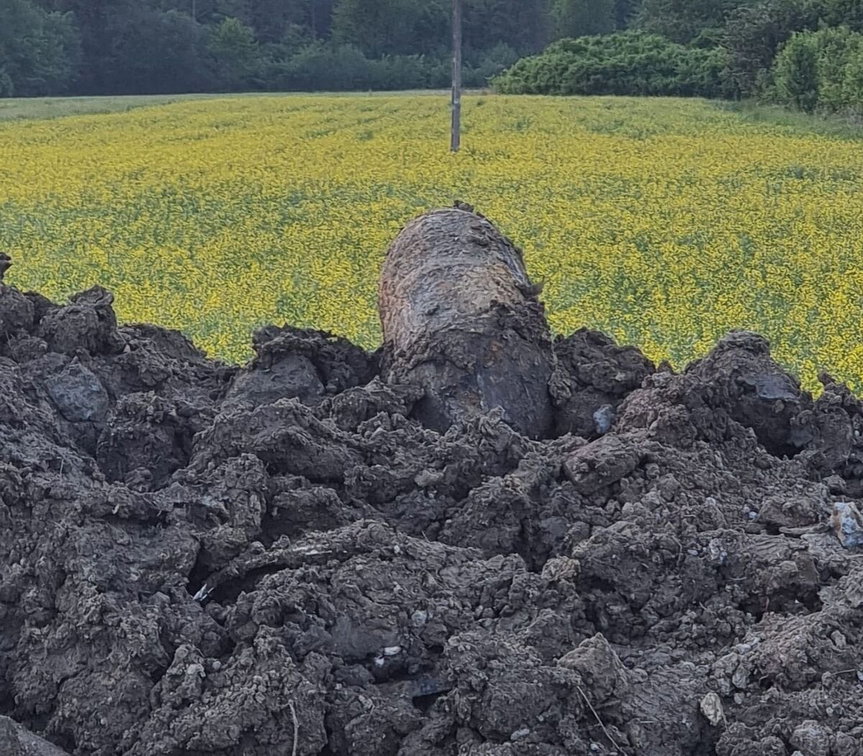 Na torze motocrossowym wykopano bombę lotniczą