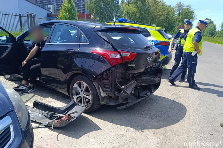 Kolizja dwóch osobówek w Krośnie