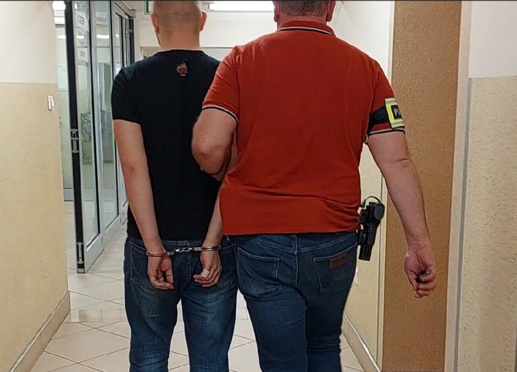 Fałszywy kurier i rzekomy funkcjonariusz CBŚP. Seniorka straciła oszczędności
