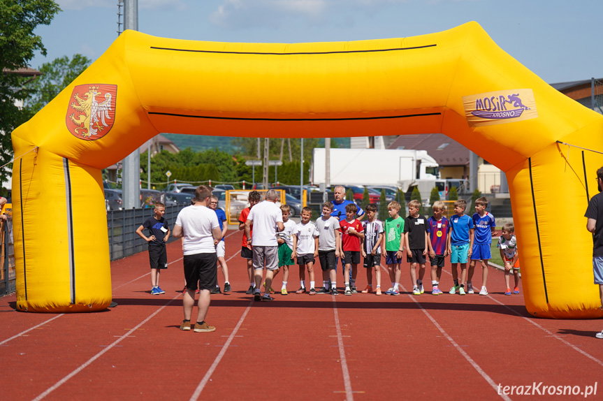 Biegi Szlakiem Ignacego Łukasiewicza w Chorkówce. Sportowe święto uczniów szkół podstawowych