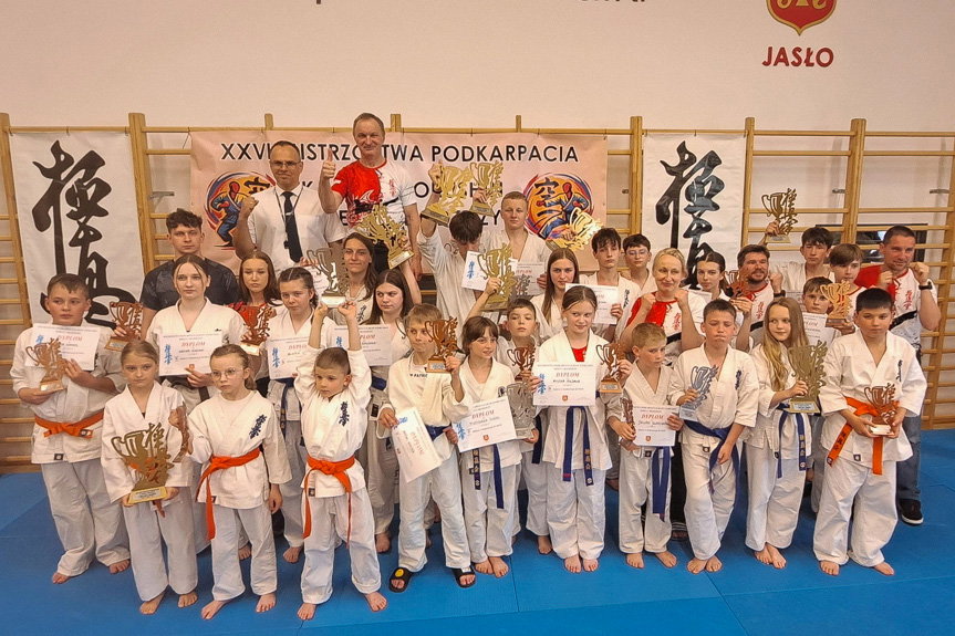 Wielki sukces krośnieńskich karateków