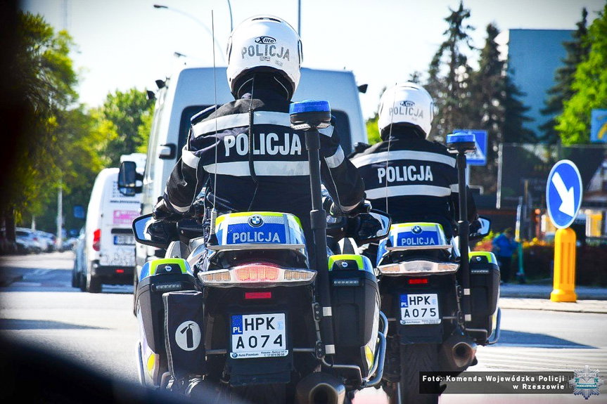 Długi weekend z większą liczbą patroli. Policja apeluje do kierowców i pieszych