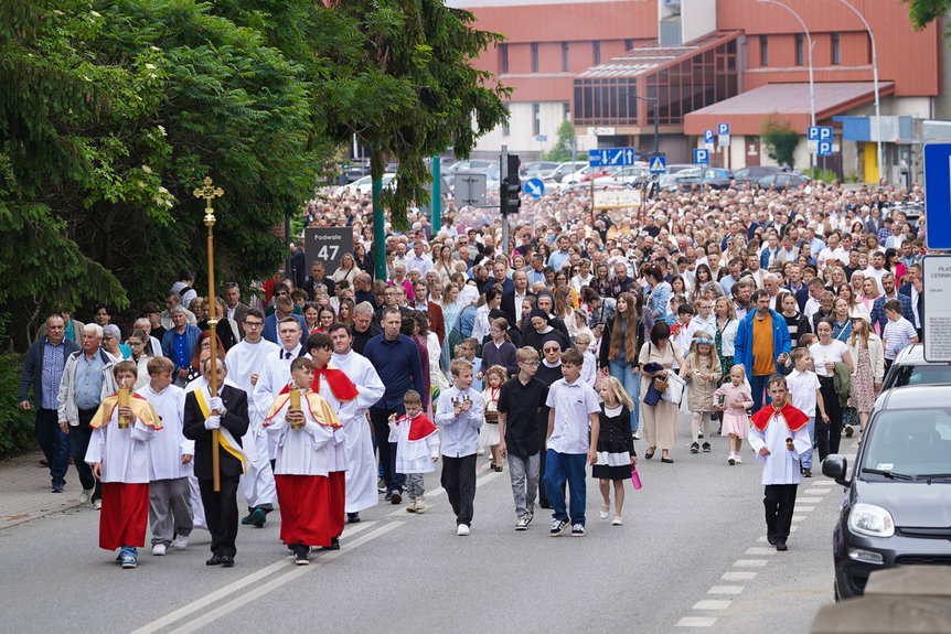 Boże Ciało w Krośnie. Procesja przeszła ulicami miasta