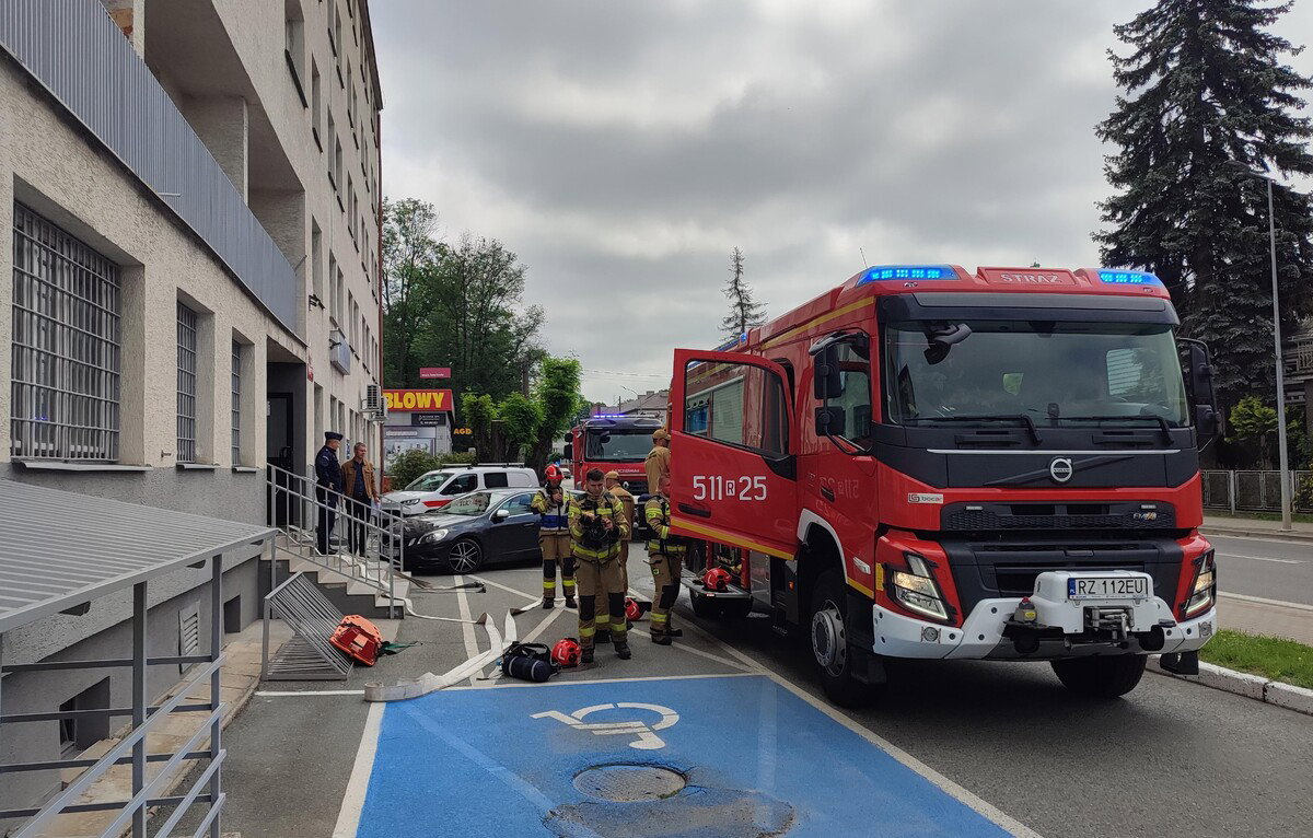 Akcja gaśnicza i ewakuacja w komendzie. To były tylko ćwiczenia