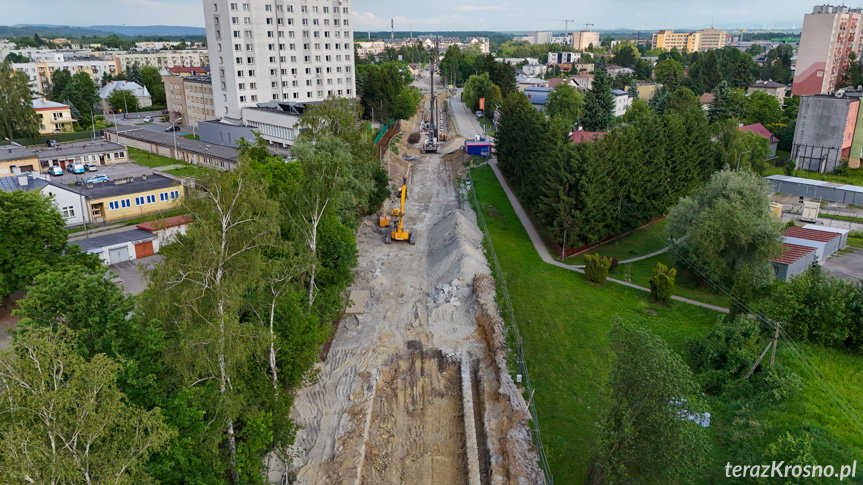 Wielka przebudowa linii nr 108. Zobacz zdjęcia z drona