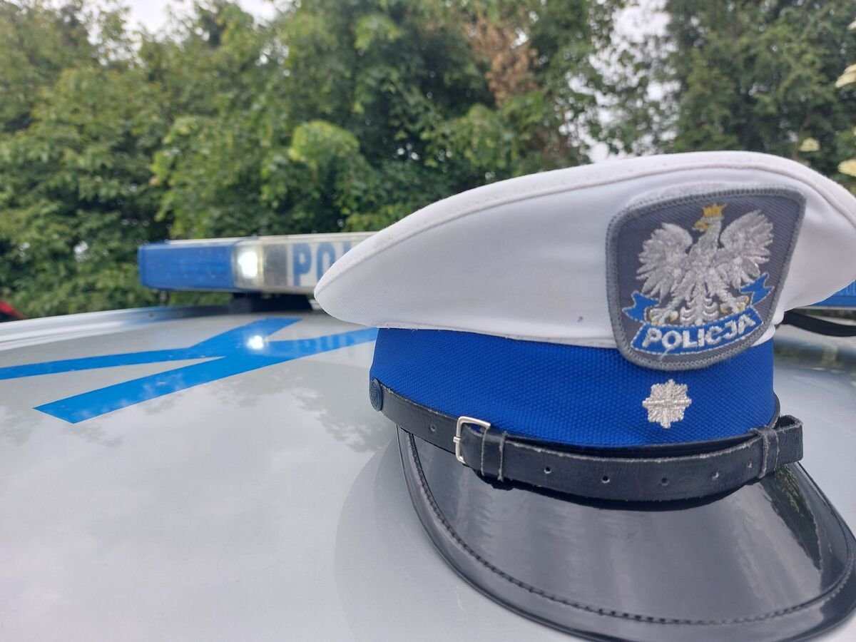 Niebezpieczny weekend w regionie. Pieszy, motocyklista i nastolatka trafili do szpitala