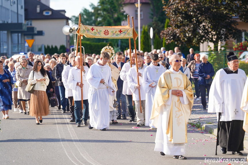 Uroczyste zakończenie oktawy Bożego Ciała na krośnieńskim osiedlu