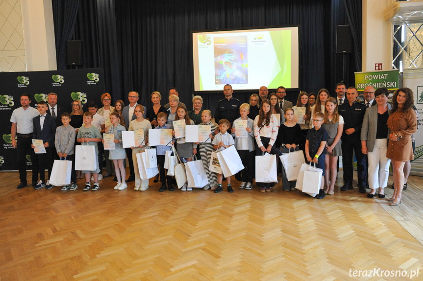 Konkurs plastyczny KRUS. Znamy laureatów z powiatu krośnieńskiego [ZDJĘCIA]