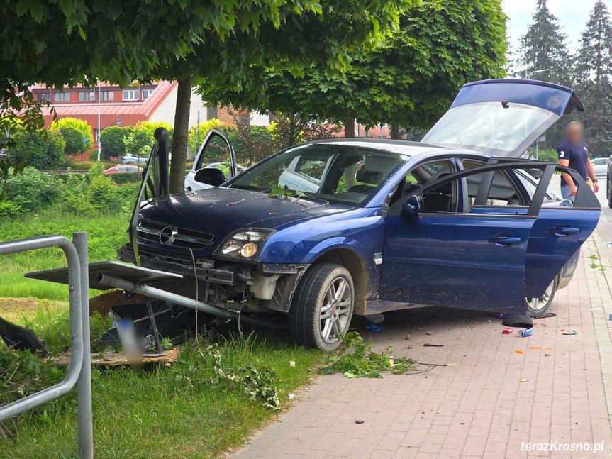 Pościg ulicami Krosna zakończony kolizją