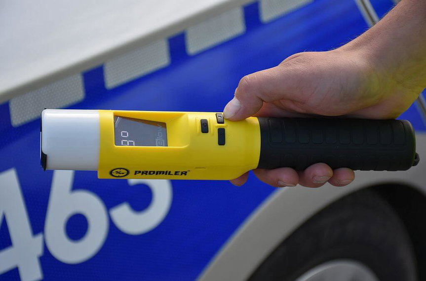 Dwaj kierowcy pod wpływem alkoholu wpadli podczas policyjnej kontroli