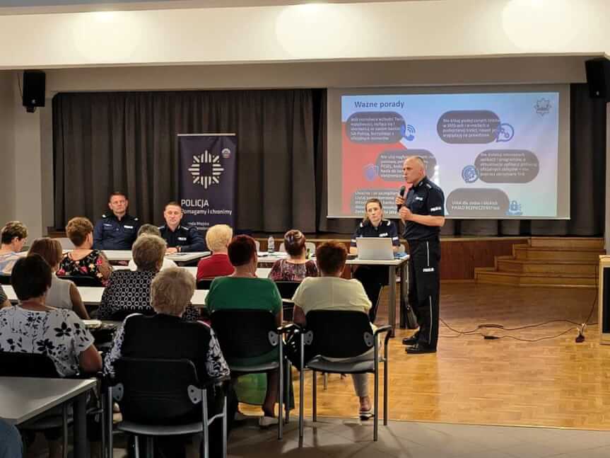 Policja uczyła seniorów jak nie stracić oszczędności życia