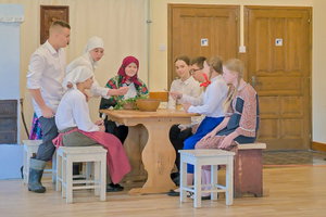 Seniorzy z Krasnej świętowali przy muzyce i tradycyjnych pieśniach