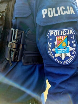 Wpadli jeden po drugim. Policjant z Niska zatrzymał poszukiwanych