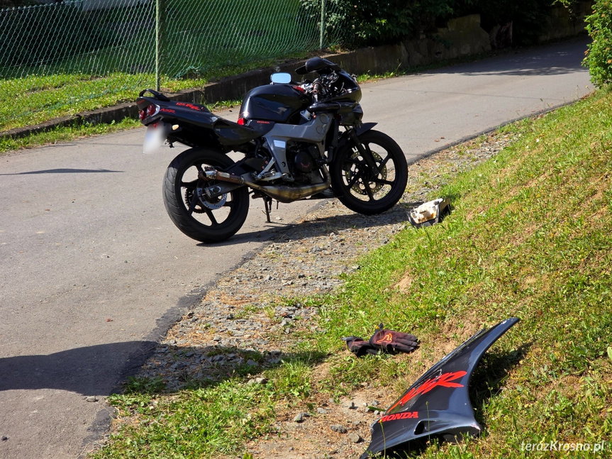 Wypadek w Jedliczu. Motocyklista uderzył w bok busa
