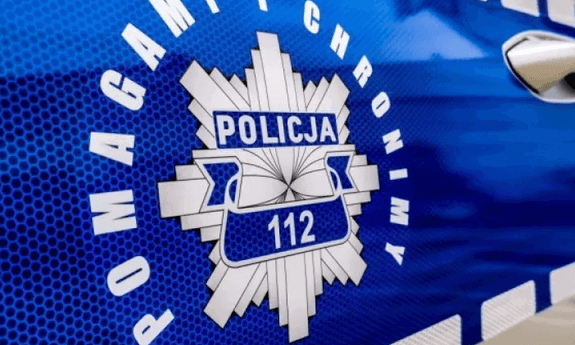 Dzieci pod opieką pijanej matki. Ojciec uciekł przed przyjazdem patrolu