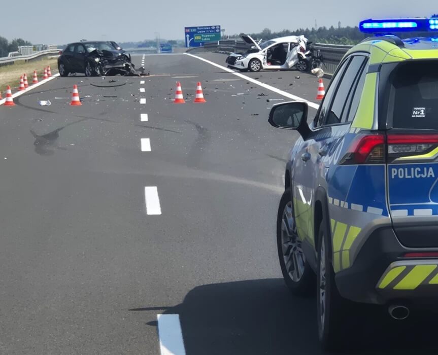 Groźny wypadek na A4 - dwie osoby trafiły do szpitala