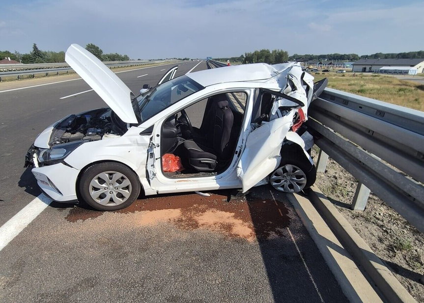 Groźny wypadek na A4 - dwie osoby trafiły do szpitala