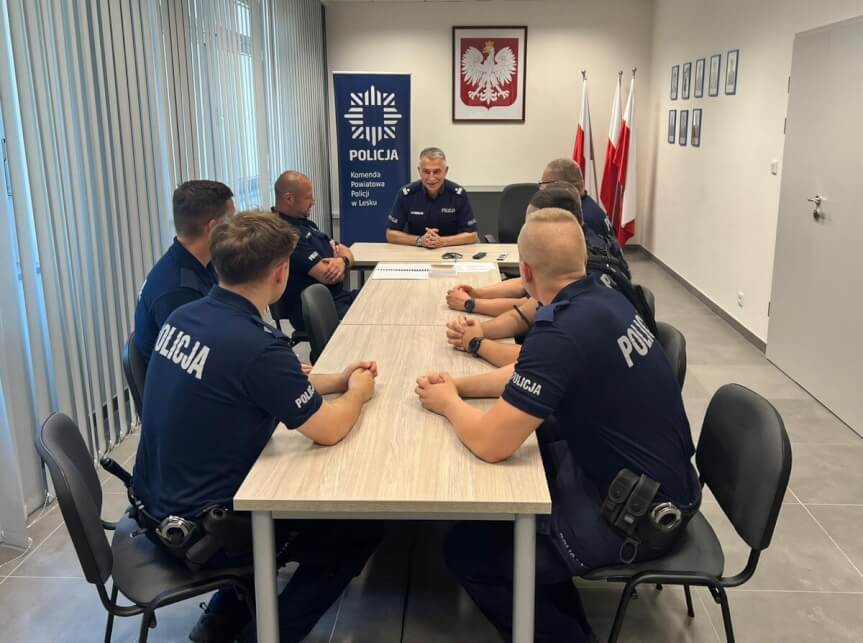 Letni sezon ruszył. Do Leska skierowano kolejnych policjantów