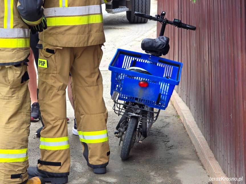 Uderzył w ogrodzenie posesji. Trafił do szpitala