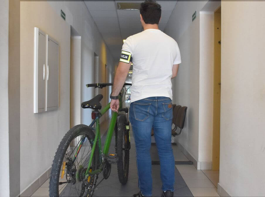 Ukradł rower spod szkoły, bo bolały go kostki