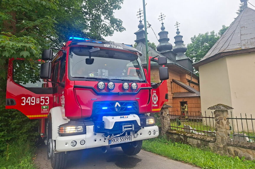 Alarm w drewnianym kościele. Na miejsce ruszyły służby