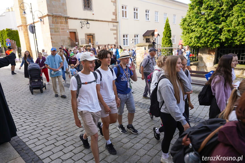 Pielgrzymi z Krosna wyruszyli na Jasną Górę