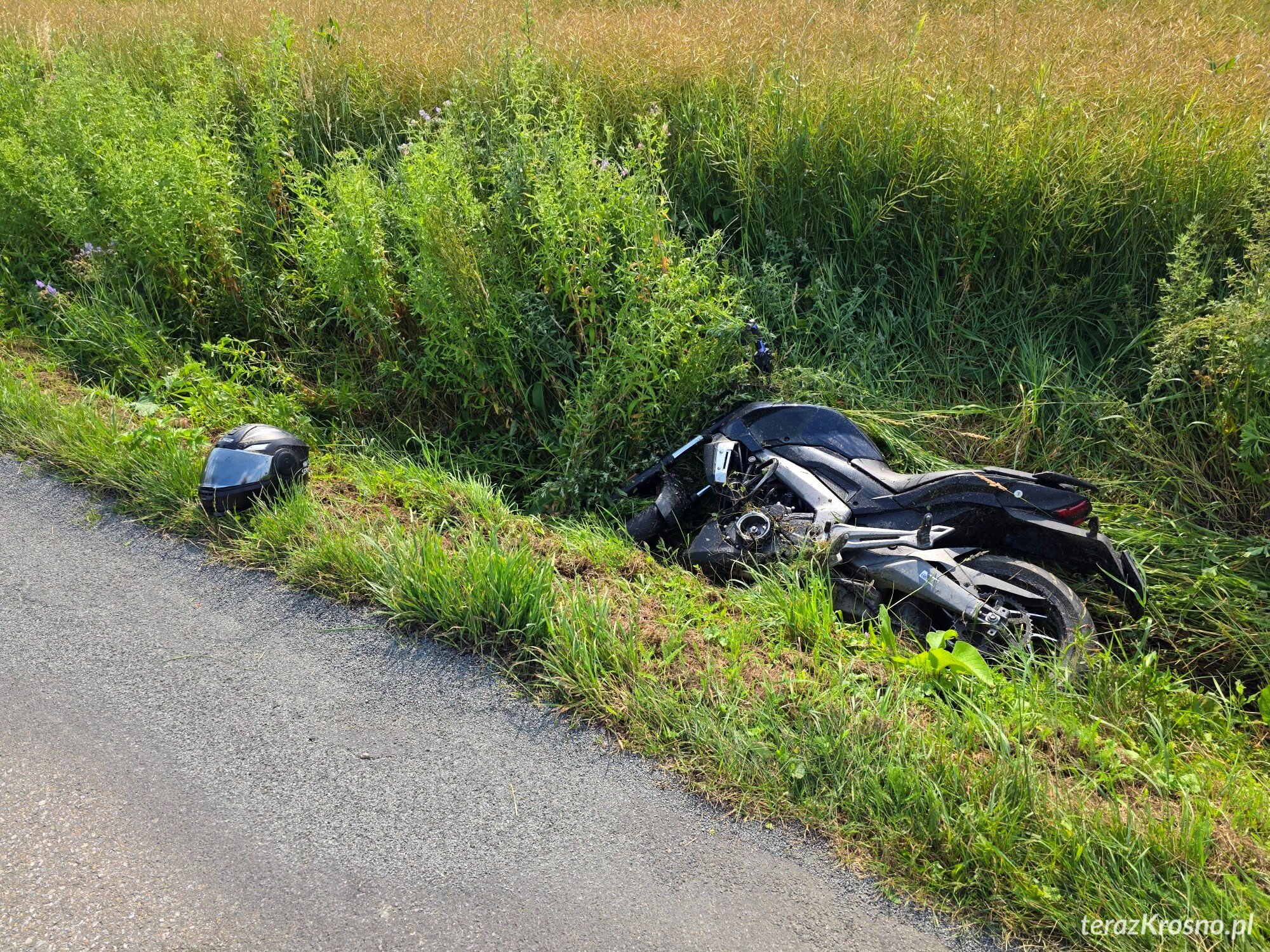 Kolizja w Głowience. Motocyklista wjechał do rowu