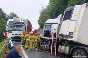 Wypadek w Kołaczycach. Zderzenie dwóch samochodów ciężarowych