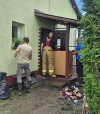 Awaria kanalizacji zalała mieszkanie w Iskrzyni. Rusza akcja pomocy
