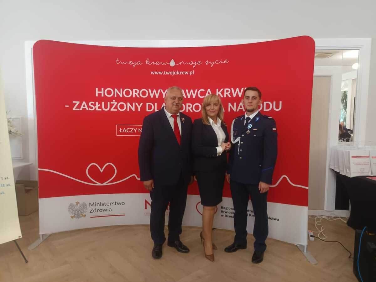 Policjant i honorowy dawca krwi. Wyjątkowe wyróżnienie dla funkcjonariusza