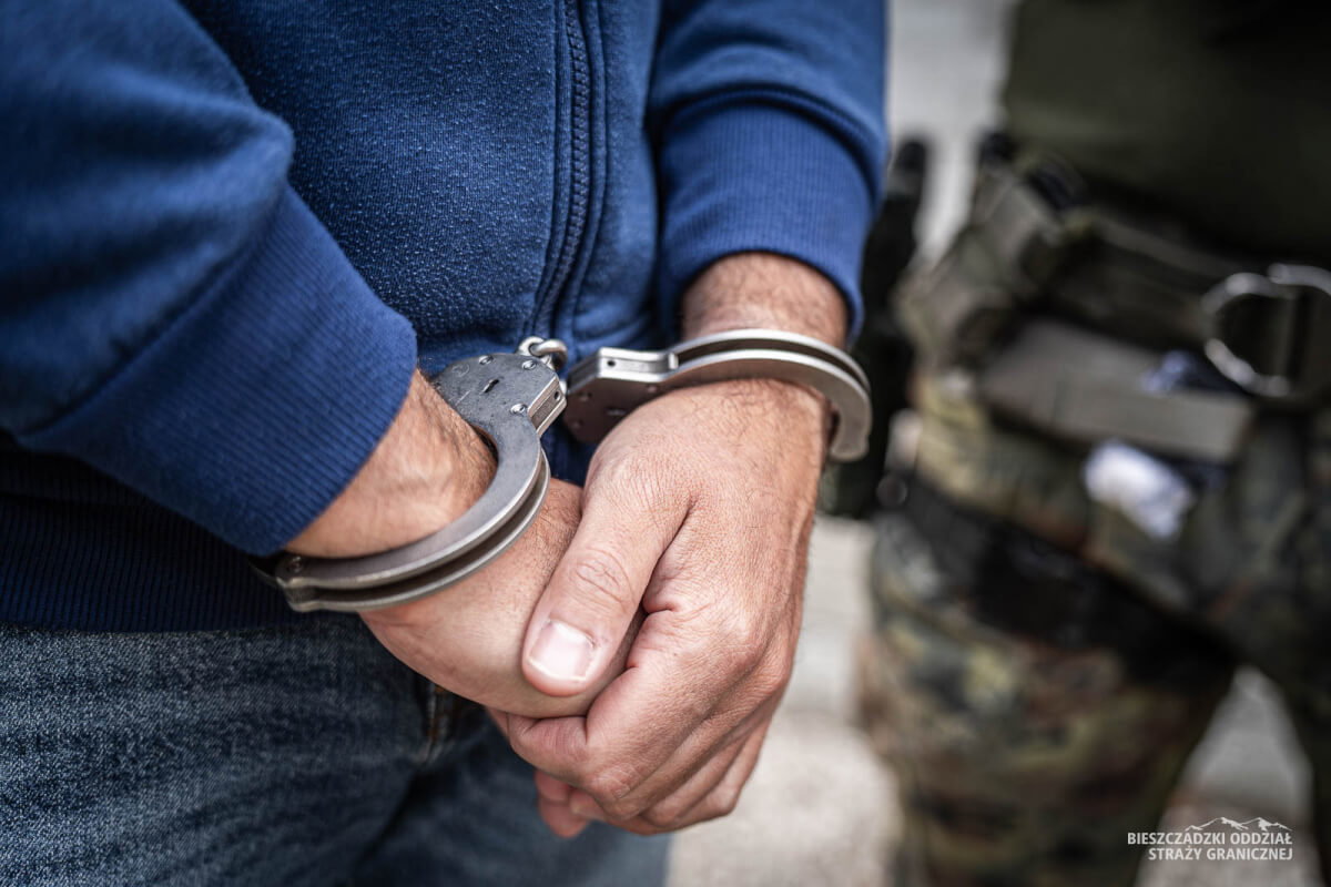 Poszukiwany za broń i terroryzm zatrzymany na polskiej granicy