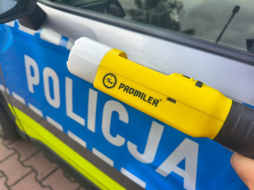 Policjanci wyeliminowali z ruchu kierowcę po alkoholu
