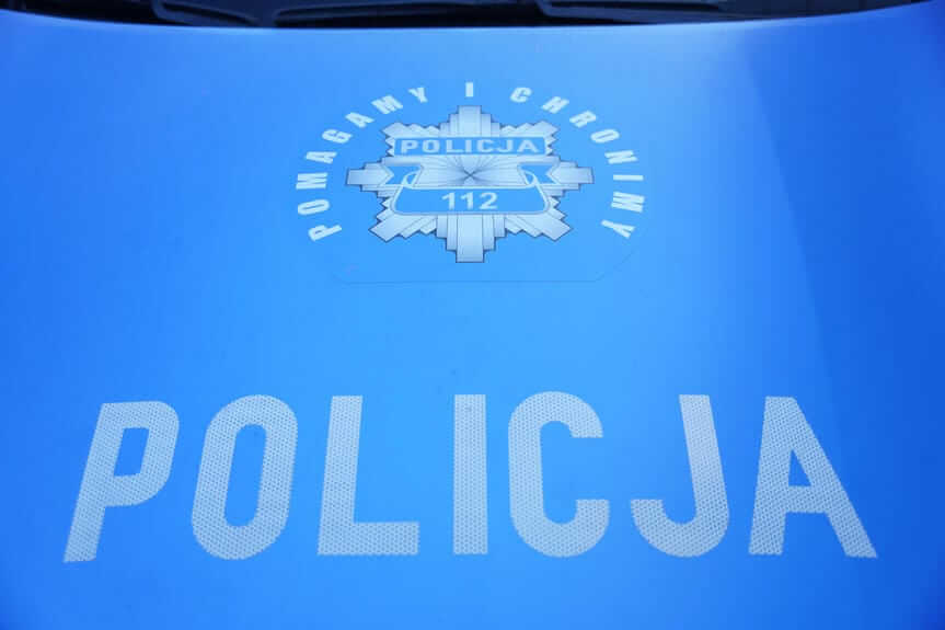 Jechał Audi i pił alkohol. Zatrzymał go policjant po służbie