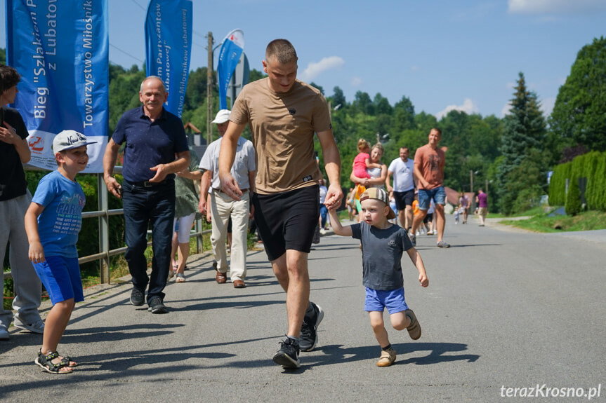 Sport i pamięć o bohaterach. W Lubatowej rozegrano XXII Bieg Szlakiem Partyzantów