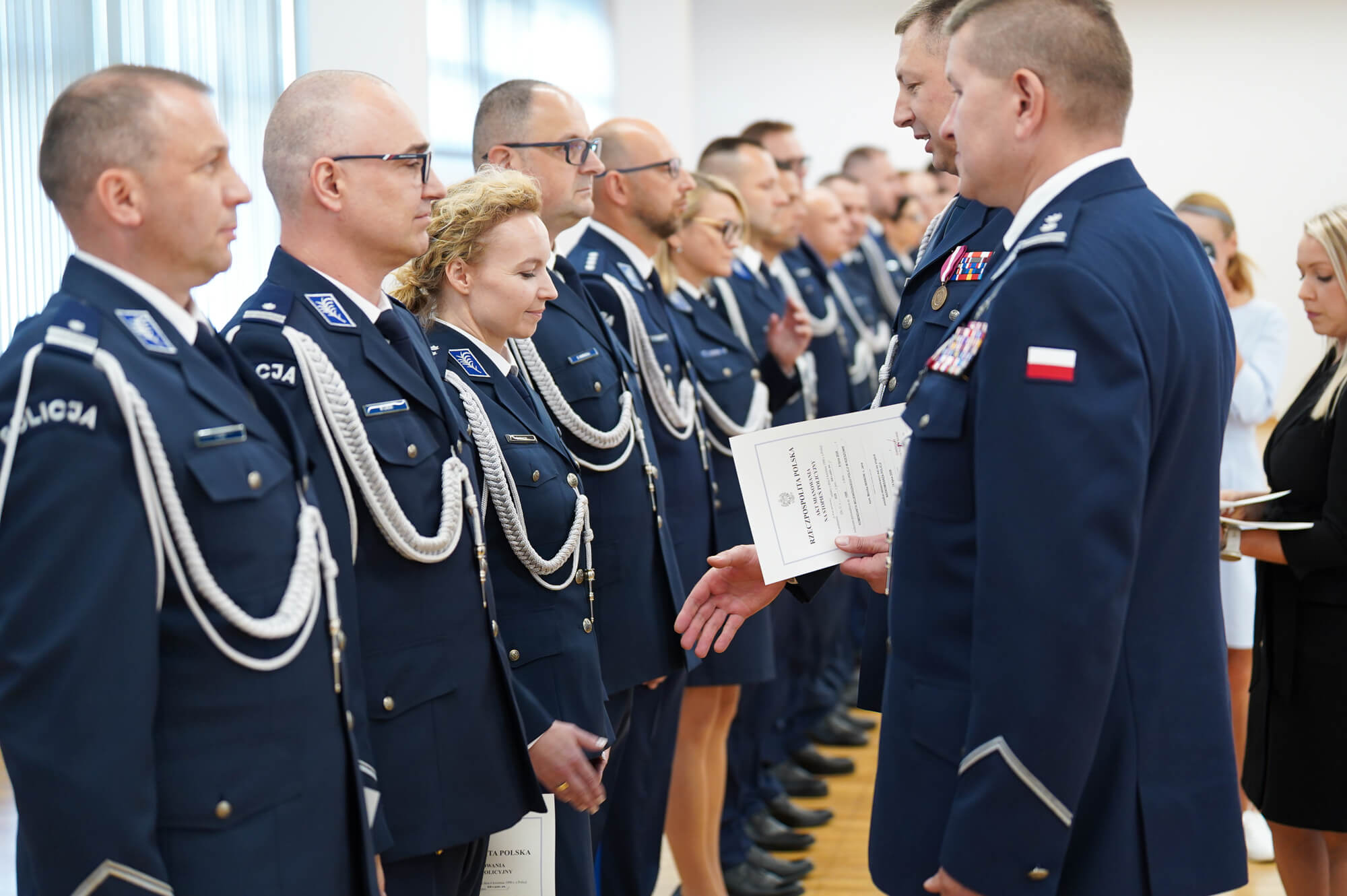 Święto Policji w Krośnie. Awanse, odznaczenia i podziękowania za codzienną służbę