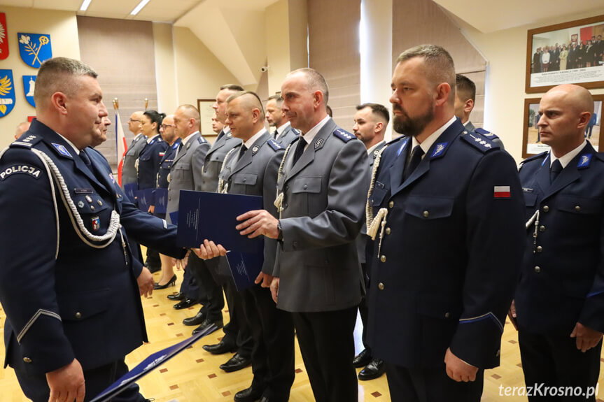 Święto Policji w Brzozowie: awanse, odznaczenia, podziękowania [ZDJĘCIA]