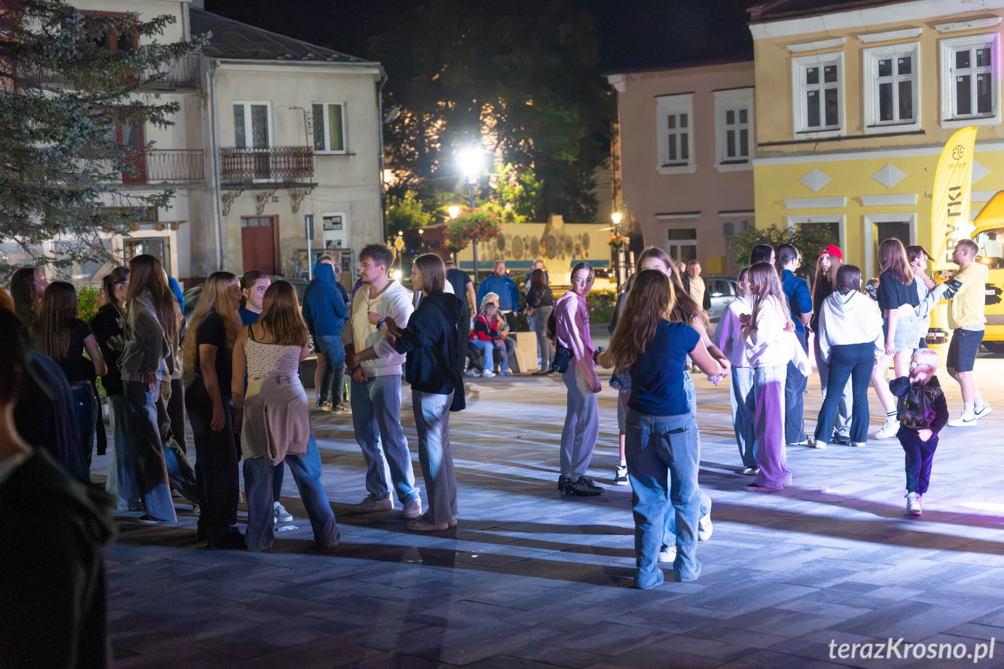 Potacówka w Dukli. Rynek zamienił się w parkiet