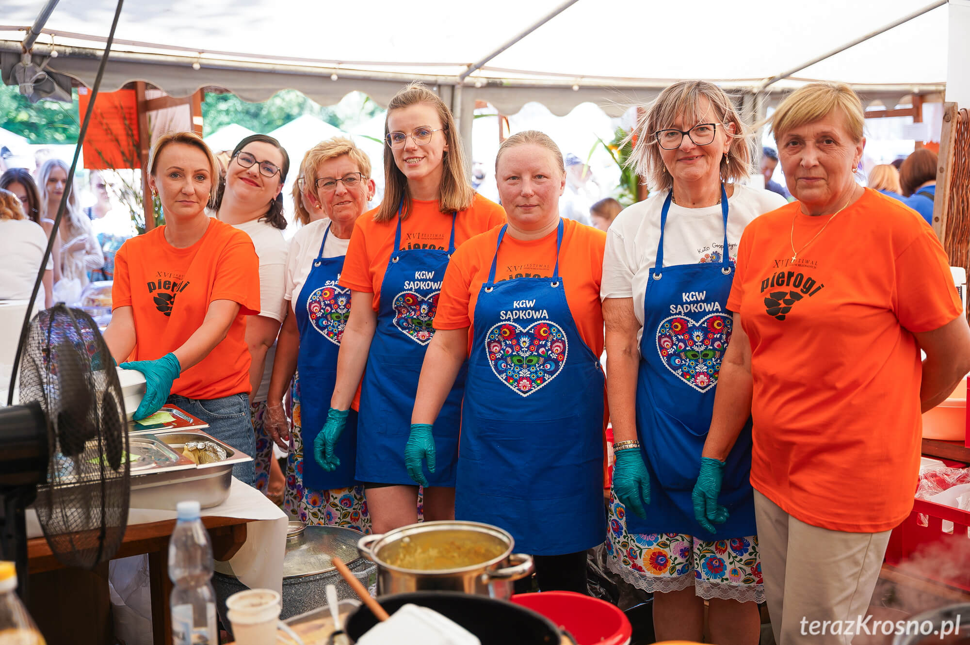 Trwa Festiwal Pierogów w Tarnowcu. Dziesiątki tysięcy pierogów i morze ludzi
